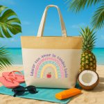 Bolsa térmica personalizada para profesora con diseño arcoíris y frase Educar con amor lo cambia todo